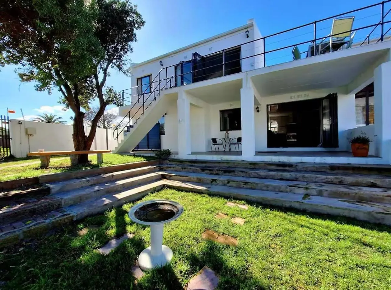 Apartment Spearhead On Lake Accommodation-3B Marina da Gama