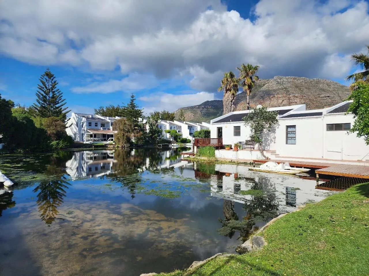 Spearhead On Lake Accommodation-3B Marina da Gama Apartment