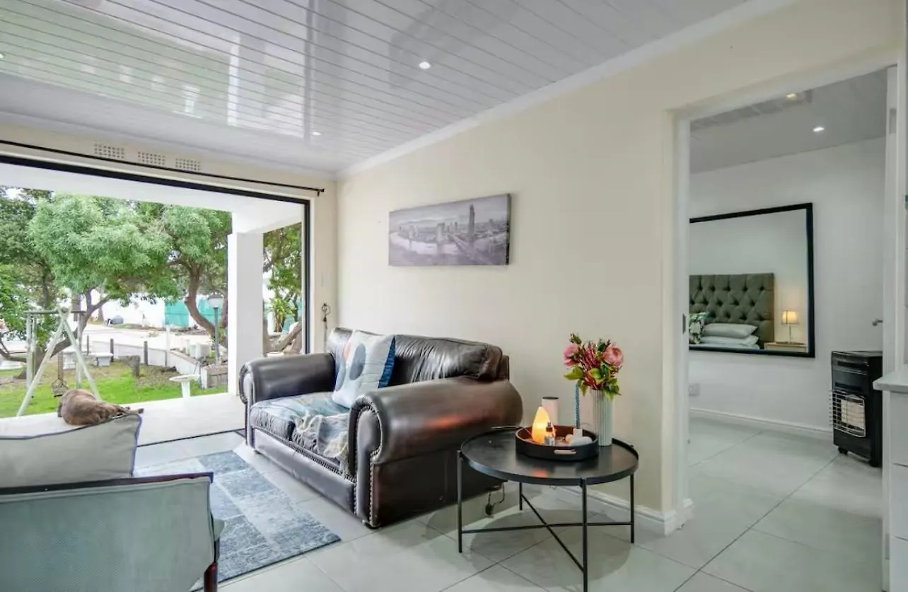 Spearhead On Lake Accommodation-3B Marina da Gama Apartment